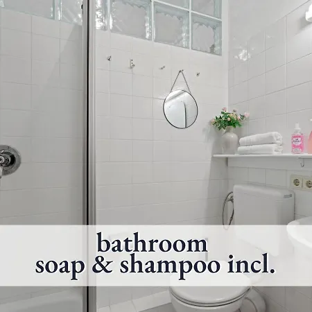 Tolle Zweiraum-ferienwohnung In Bester Lage L Innenstadtnaehe L 1 Minute Zum Bahnhof L Tv L Free-wlan L Keine Kueche L Willkommen Im Hallo!-apartment 4 アパート *